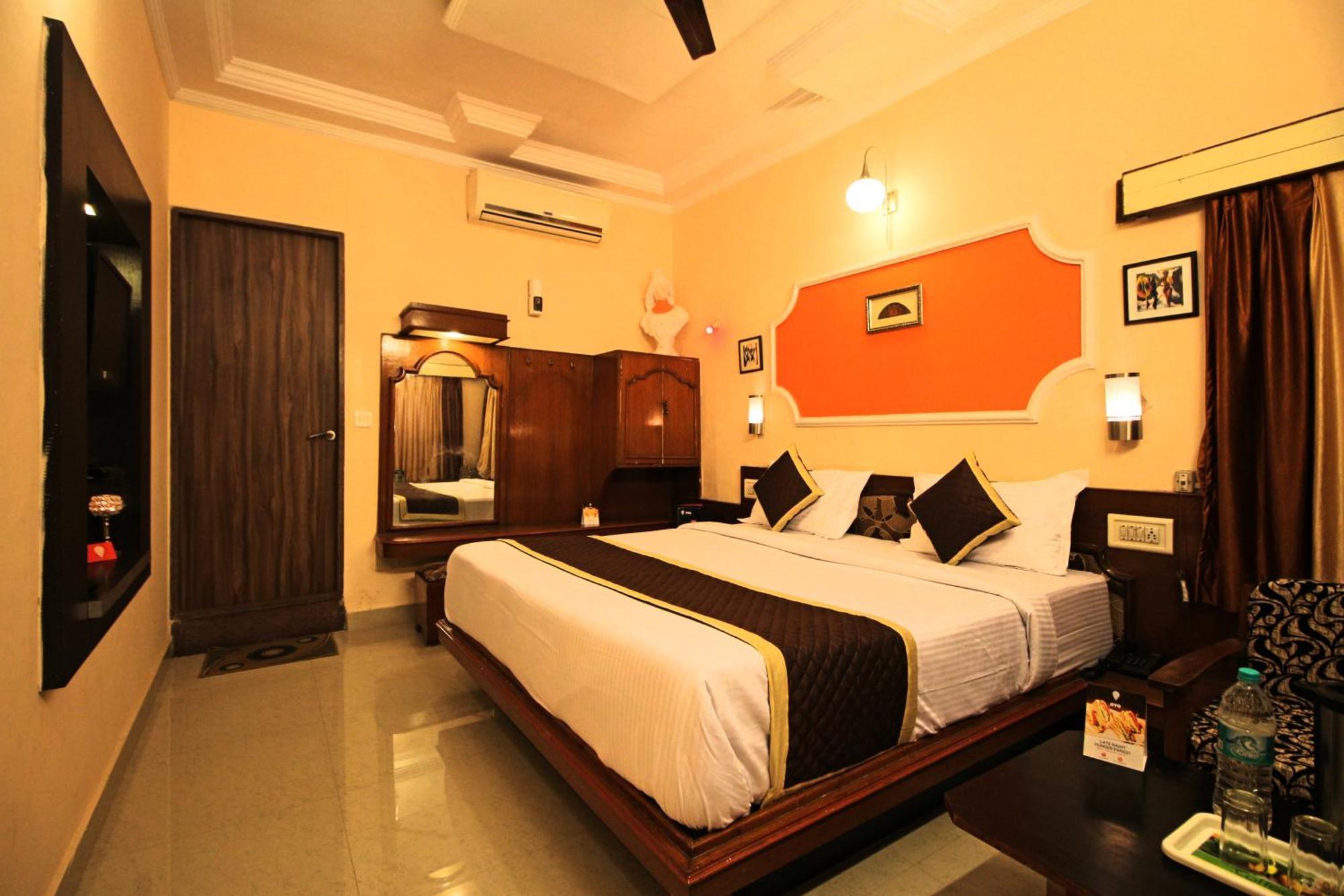Hotel Eminence - Palm Residency Mount Abu Exterior foto